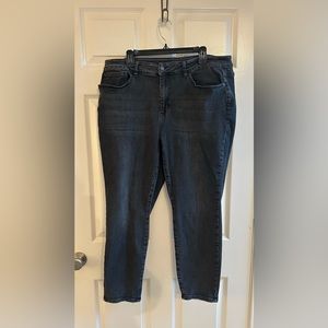 Judy Blue 22W Heathered Black Boyfriend Fit